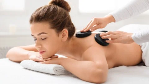 cách massage lưng cho phụ nữ