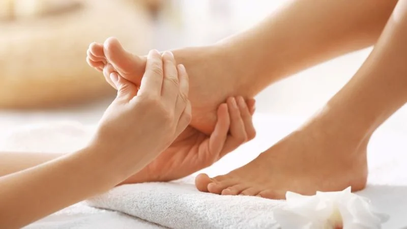 Massage chân có tác dụng gì