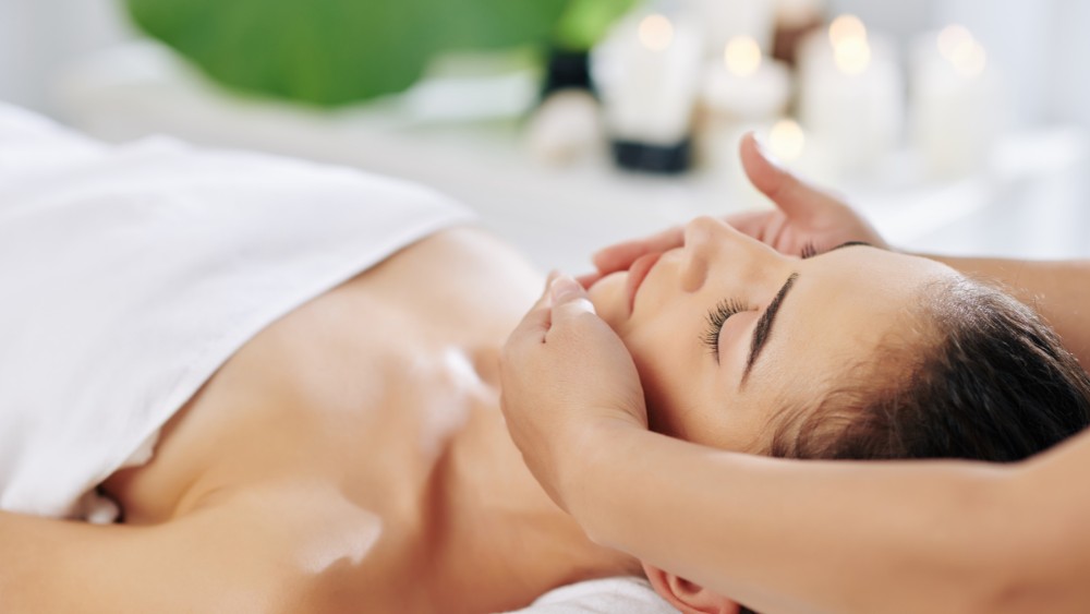 Massage nâng cơ toàn bộ phần mặt